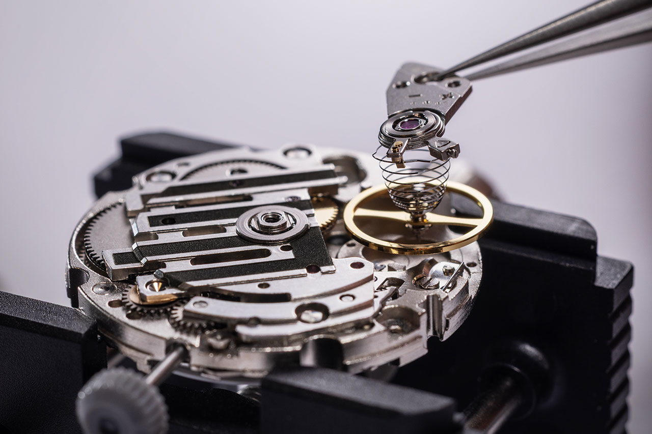 lip-atelier-01 LIPの新しい自社製自動巻ムーブメント R26